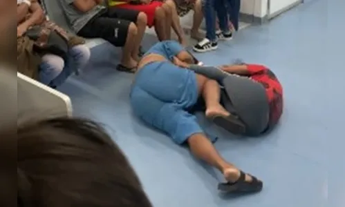 Treta em UPA tem puxões de cabelos, tapa na cara e peitos de fora