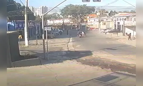 Mulher atropela ex-marido após noite em motel e fuga dramática