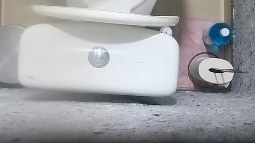 Câmera instalada no banheiro capturou momentos íntimos de uma trabalhadora