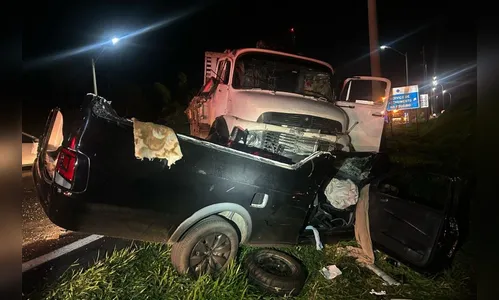 Caminhoneiro e carro funerário se envolvem em acidente fatal