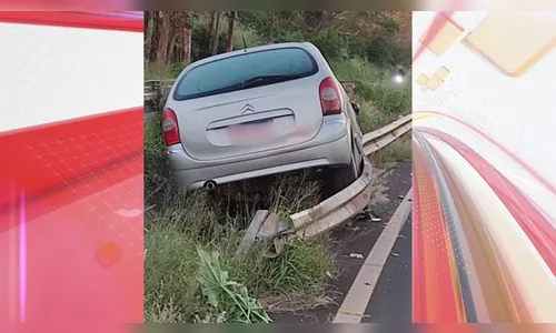 Condutor foge após perder controle e bater contra guard-rail na BR-376