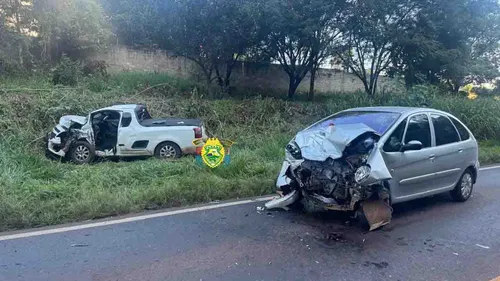 Citroën Picasso e GM Montana bateram de frente