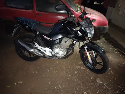 Colombianos confessam agiotagem e motocicleta é apreendida