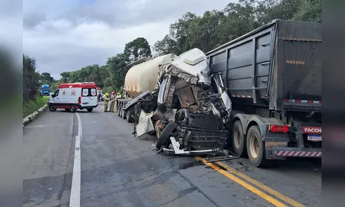 Acidente com cinco veículos e deixa quatro feridos na BR-277 no Paraná