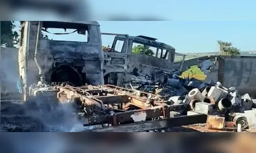 Chácara pega fogo no PR e polícia suspeita de incêndio criminoso