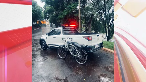 Diante da ilegalidade do uso do veículo, ele foi removido ao pátio do Detran, no 10º Batalhão da Polícia Militar do Paraná (BPM)
