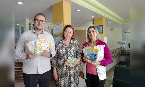 Lions doa livros para brinquedoteca do Hospital Materno Infantil