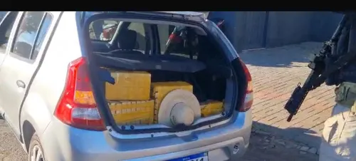 Droga estava em Renault Sandero