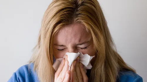 Em 2024, houve um aumento de 5% no número total de internações por pneumonia no sistema público de saúde brasileiro