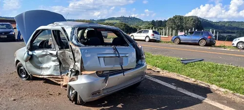 Equipes do Samu, Corpo de Bombeiros e da Secretaria de Saúde de Renascença foram acionadas, mas o condutor do carro já estava em óbito.