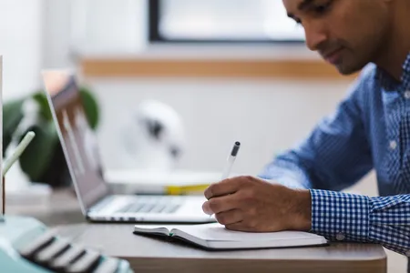 Estão previstos dois anos de transição para adaptação gradual dos cursos e garantia do direito dos estudantes já matriculados
