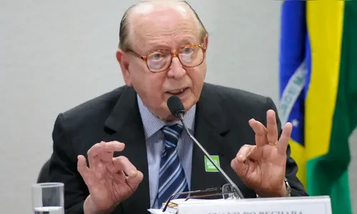 Morre, aos 97 anos, o escritor e gramático Evanildo Bechara