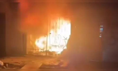 Acumulador de objetos morre carbonizado em incêndio na própria casa