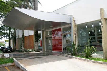 Fundada em 1956 pelo Dr. Cyro Bolivar de Araujo Moreira e por seu filho, Dr. Abelardo de Araujo Moreira, a instituição fechou as suas portas no dia 30 de abril