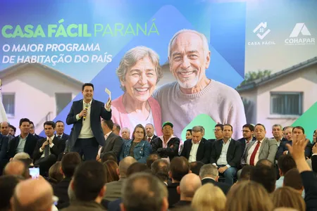 Governador Ratinho Junior durante evento nesta terça-feira (13)