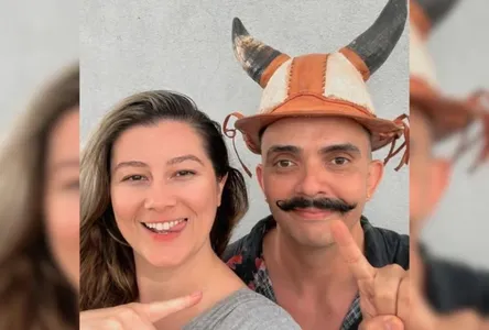 Há 19 anos em um relacionamento aberto com a influenciadora Bella Mantovani