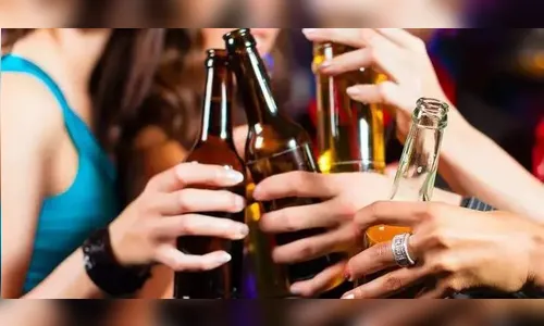 Meninas ficam bêbadas em casa de shows em Apucarana e mães chamam a PM