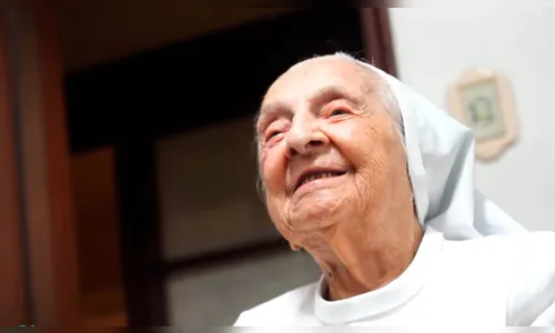 Quem era a freira Inah, considerada a pessoa mais velha do mundo