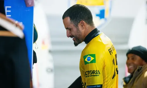 Italo Ferreira estreia com vitória na etapa de Gold Coast