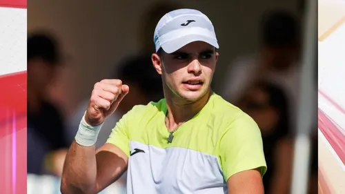 Jaime Faria foi eliminado do Estoril Open, ao cair perante o espanhol Bernabe Zapata Miralles em dois sets