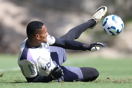 John durante treino do Botafogo