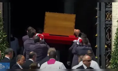Brasileiros madrugaram para acompanhar funeral do papa Francisco