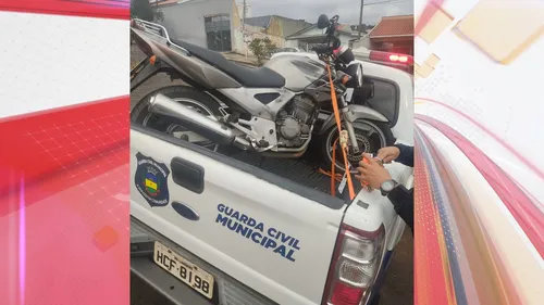 Moto furtada é encontrada em estado de abandono pela PM de Apucarana
