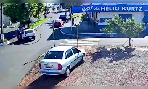 Mulher sofre ferimentos após grave acidente no centro de Jardim Alegre