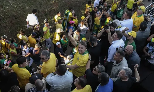Manifestação por anistia conta com presença de Bolsonaro e Malafaia