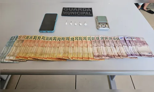 Dois suspeitos são detidos por tráfico de drogas em Arapongas