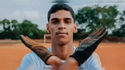 "Nunca chame um cabra de corno, viu, chefe? Você sabe o que acontece?", disse ele, em tom ameaçador.