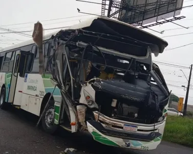 O acidente aconteceu na manhã desta segunda-feira (28)