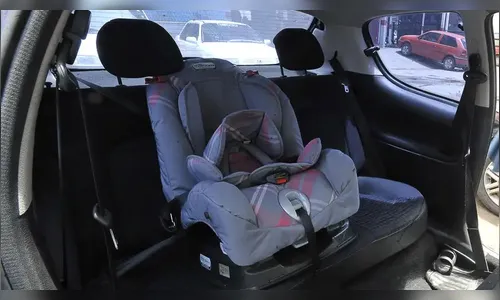 Motorista é flagrado sem cinto e com recém-nascido no colo