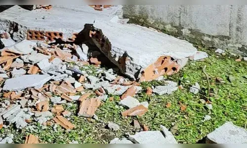 Motorista bate em muro e vai embora antes da chegada da PM