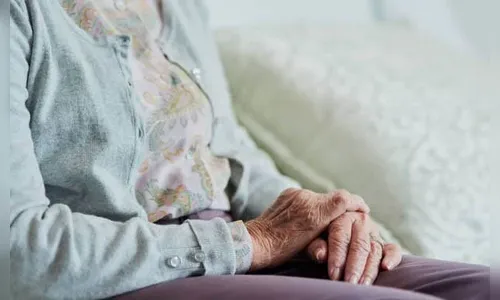 Idosa é encaminhada ao hospital após ser agredida pela própria filha