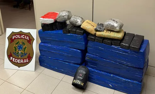 O condutor foi preso em flagrante e conduzido à Delegacia da Polícia Federal de Londrina