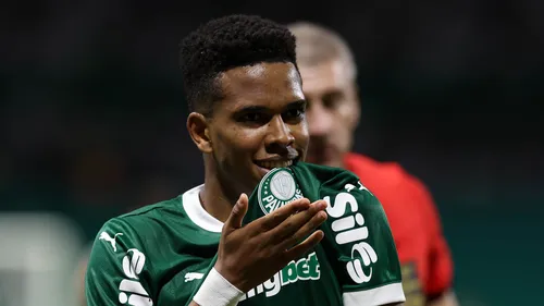 O jogador Estêvão, do Palmeiras