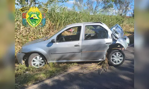 Acidente envolve três caminhões e um carro na PR-218