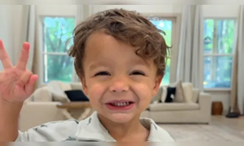 Menino que encantou o TikTok com vídeos fofos morre aos 2 anos