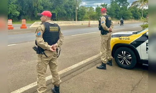PMPR apreende 68 kg de maconha e prende 7 por embriaguez ao volante