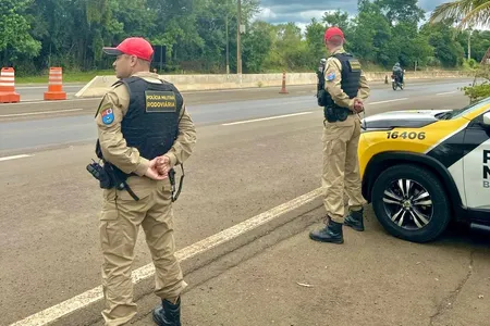 PMPR apreende 68 kg de maconha e prende 7 por embriaguez ao volante