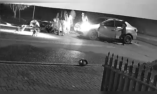 PR: população acusa motorista de embriaguez e o espanca após acidente