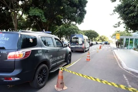 Por volta das 16h, uma equipe da Polícia Militar do Distrito Federal (PMDF) conversava com o suspeito