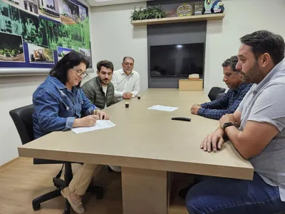Prefeita Ana Lucia assina ordem de serviço