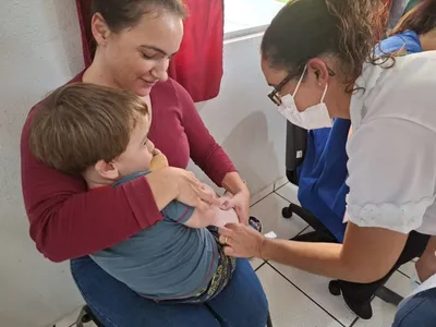 Prefeitura atualiza cadernetas de vacinação dos alunos