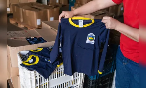 Prefeitura de Apucarana inicia entrega do 1º lote de uniformes escolares