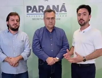 Rodolfo e o secretário Guilherme de Paula com Beto Preto em Curitiba