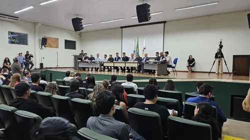Sessão ocorreu no campus da Unespar