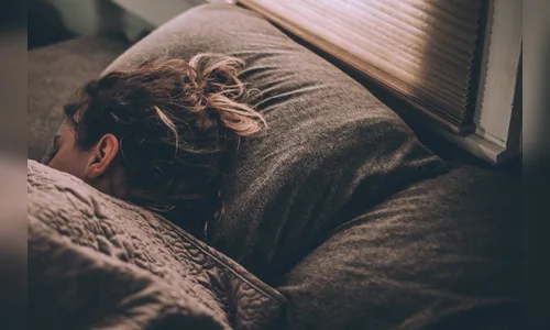 Mulher acorda sendo estrangulada pelo namorado em Jandaia do Sul