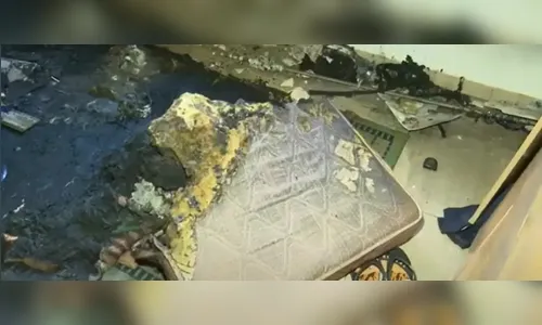 Filho incendeia casa no PR com família dentro e pai afirma: 